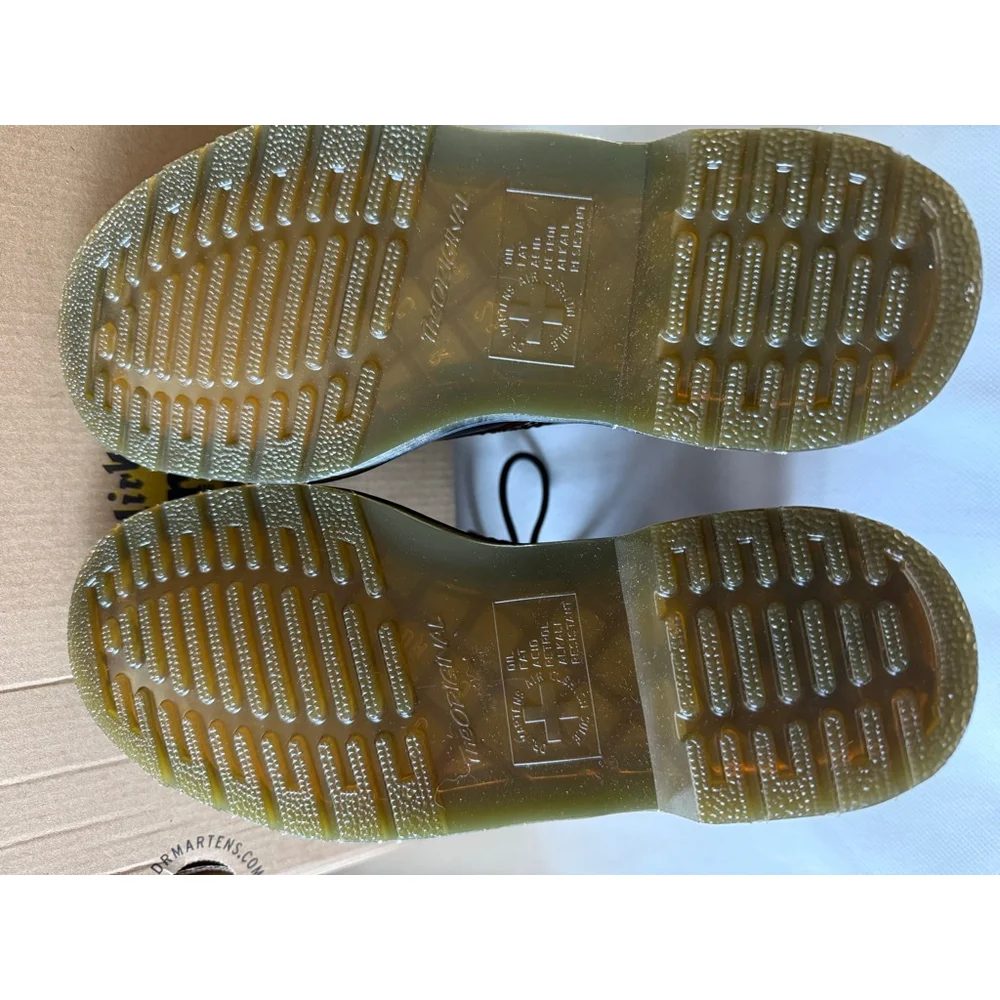 NIB Dr Martens 1460 Stud Rolled Vintage Smooth Pyramid Studs Punk Boot size US 7 - Picture 9 of 12